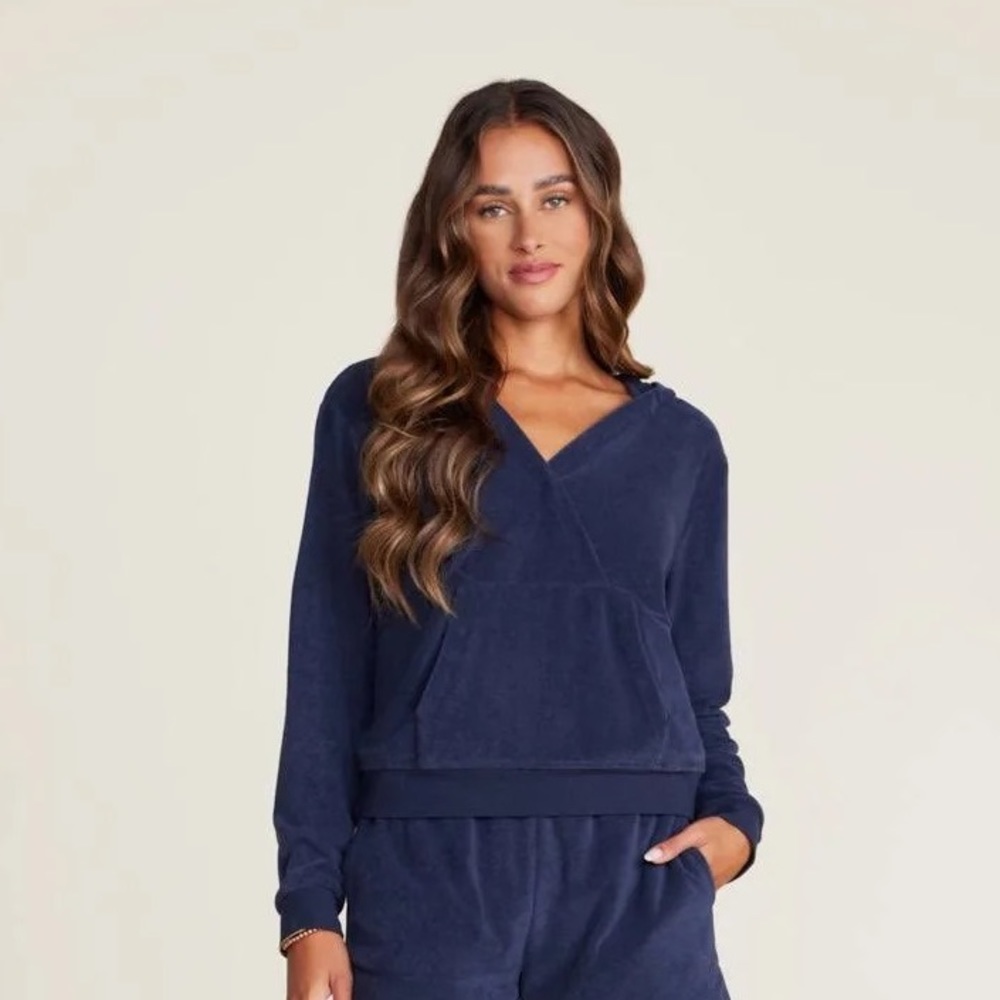 Medium NWT Barefoot Dreams Navy crossover hoodie brand new